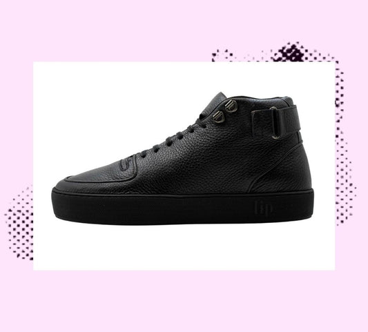 black sneakers ,trainers, leather, affordable luxury, comfort street wear, fashion ,shoes ,handcrafted, common project ,filling pieces, axel arigato ,ETQ,clarks, vans ,stan smith ,north 89,  SraVees ,oliver cabell, JAK, onitsuka 